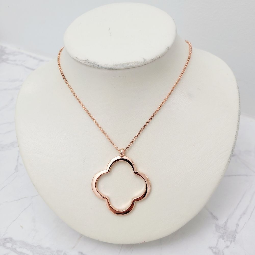 Brand New Rose Gold Necklace With Pendant